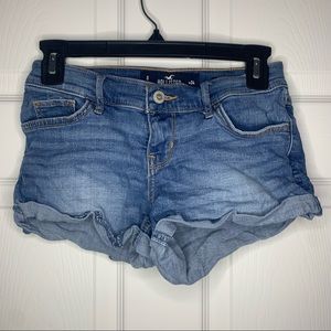 Hollister Low-Rise Short-Shorts